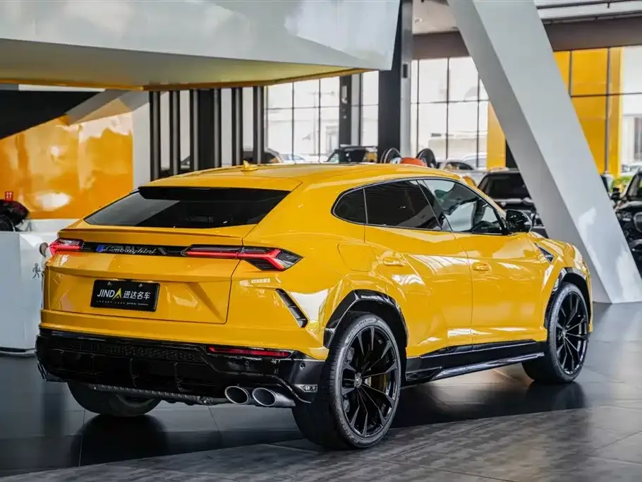 Lamborghini Urus — фото 9