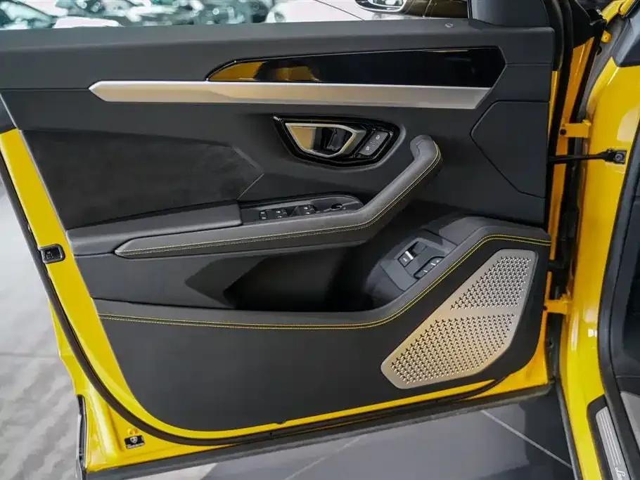 Lamborghini Urus — фото 7