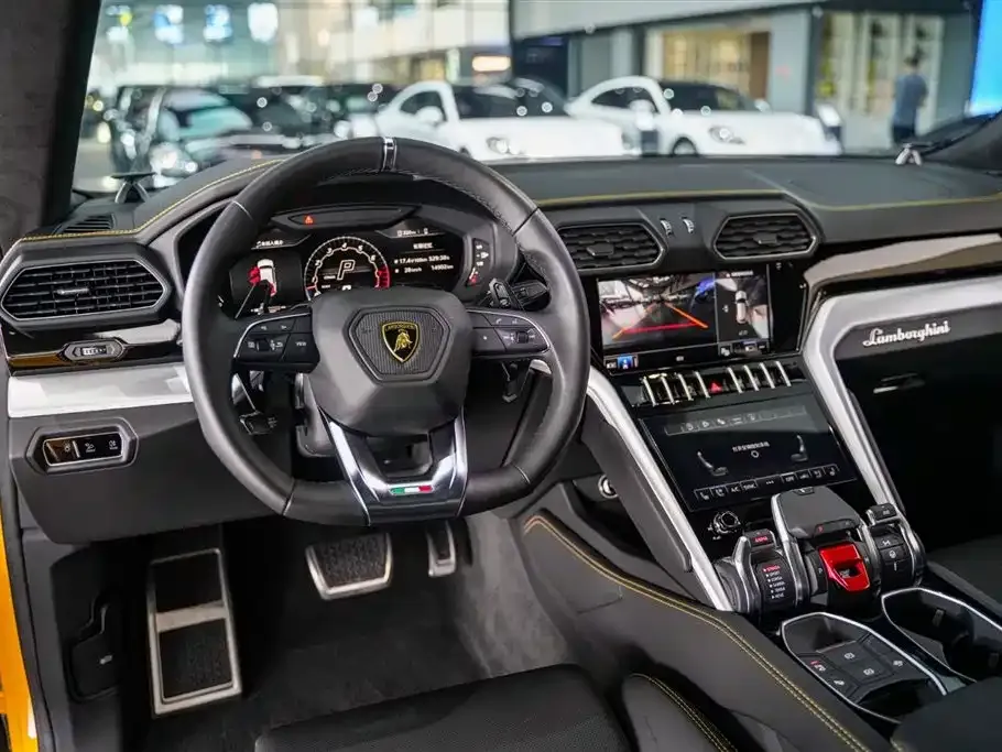 Lamborghini Urus — фото 2