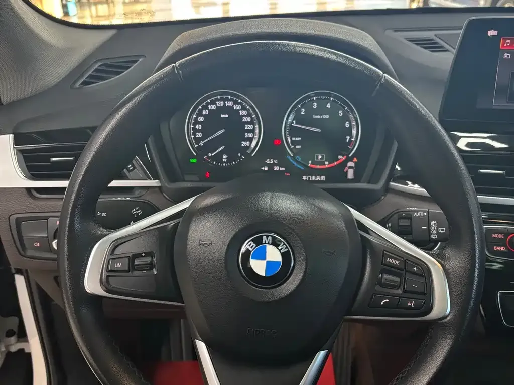 BMW X1 — фото 10