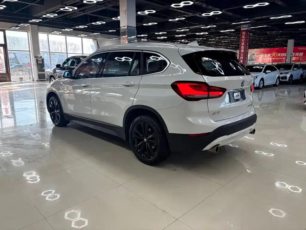 BMW X1 — фото 9