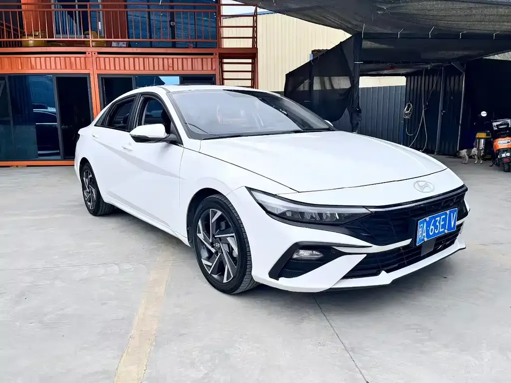 Hyundai Elantra — фото 6