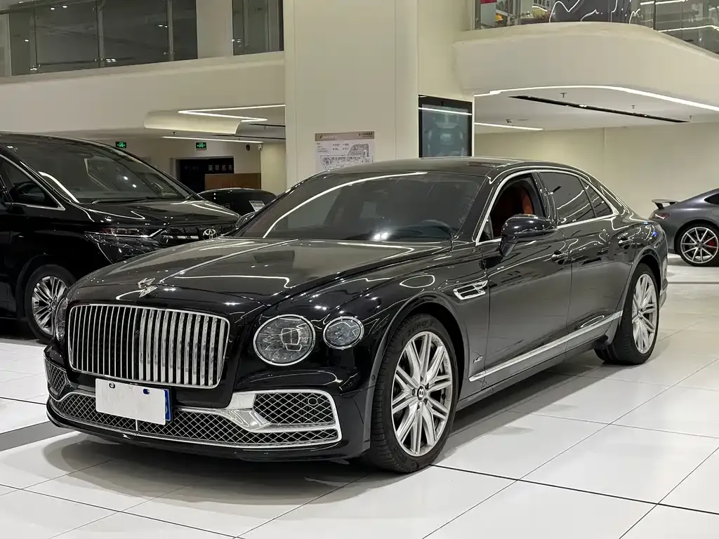 Bentley Flying Spur — фото 1
