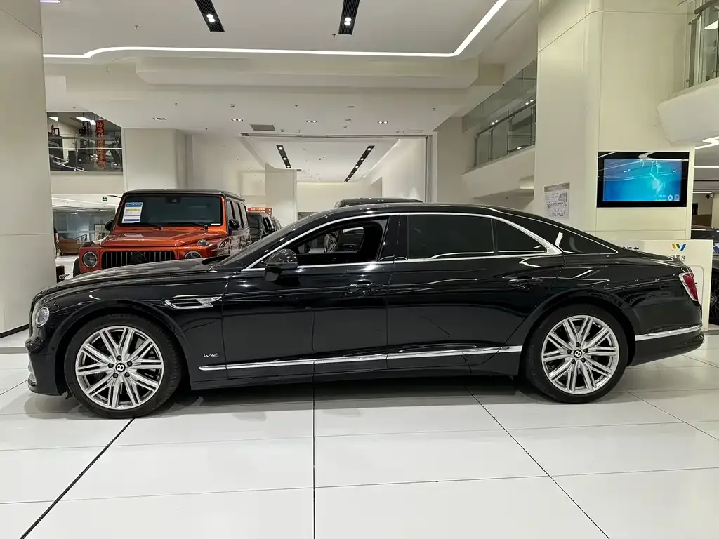 Bentley Flying Spur — фото 3