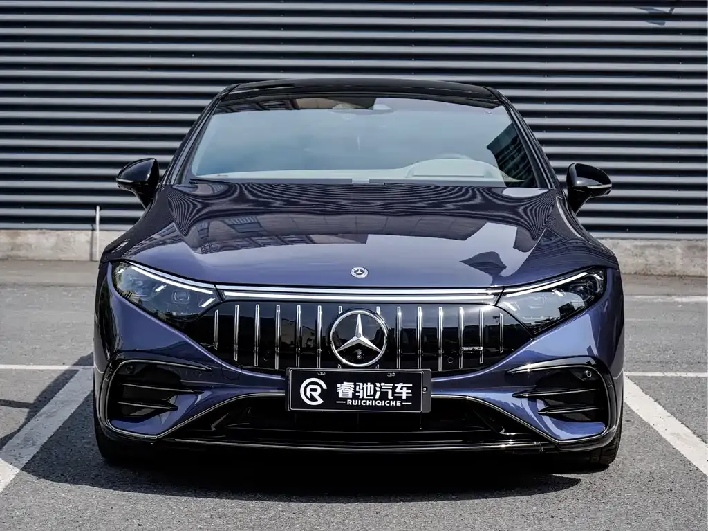Mercedes-Benz EQS AMG — фото 7