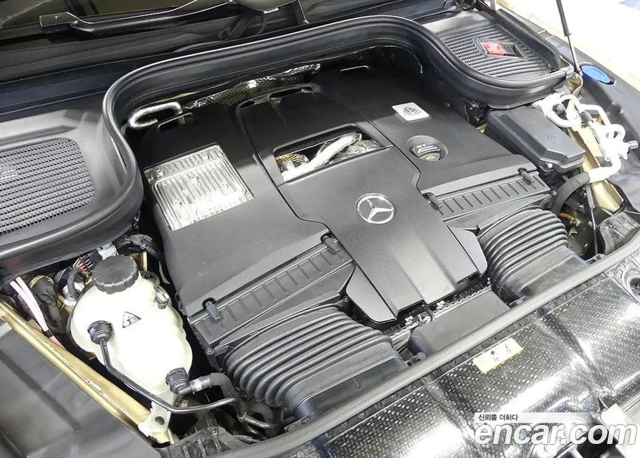 Mercedes-Benz GLS-Class — фото 10