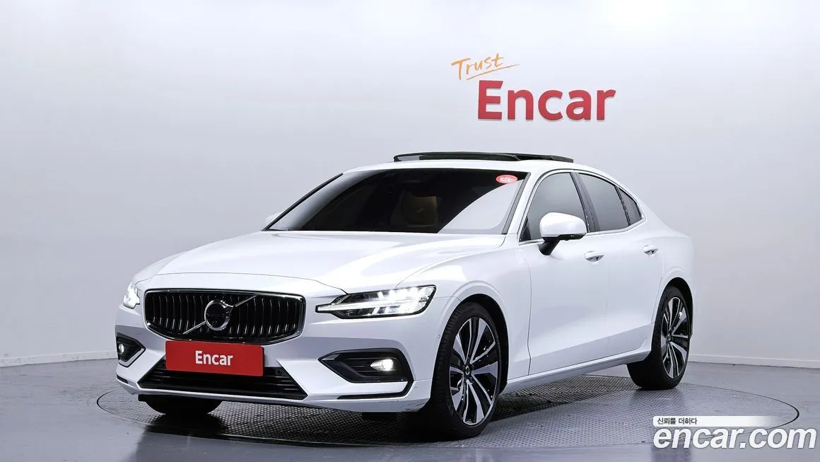 Volvo S60 — фото 1