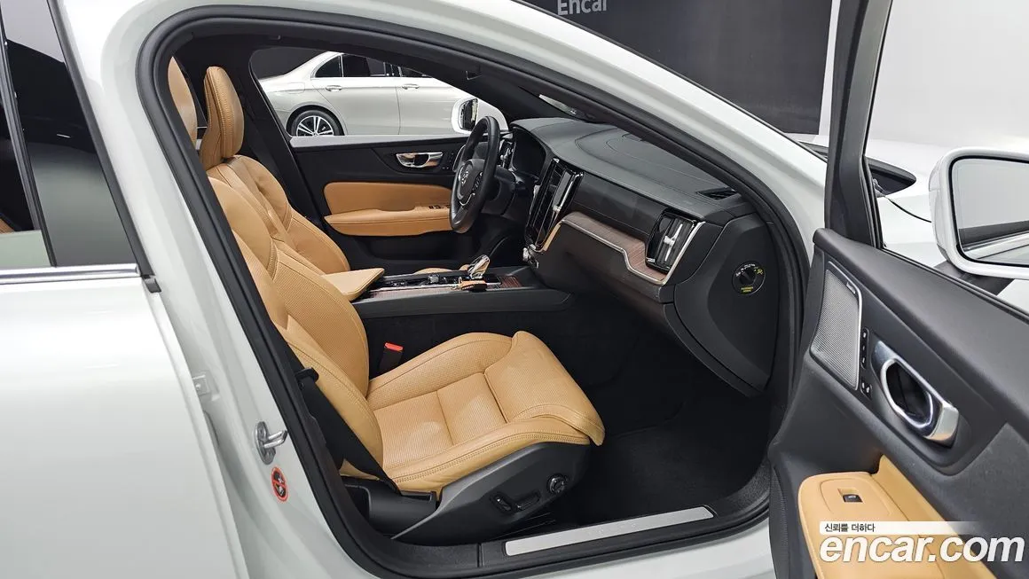 Volvo S60 — фото 10