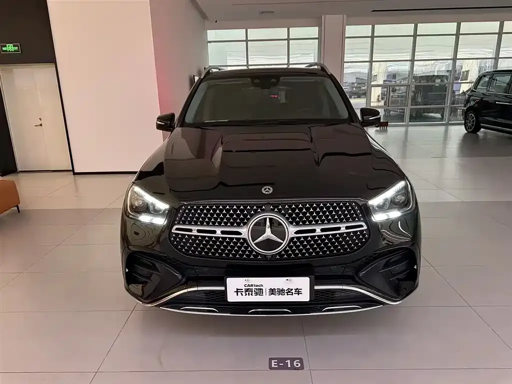 Mercedes-Benz GLE — фото 1