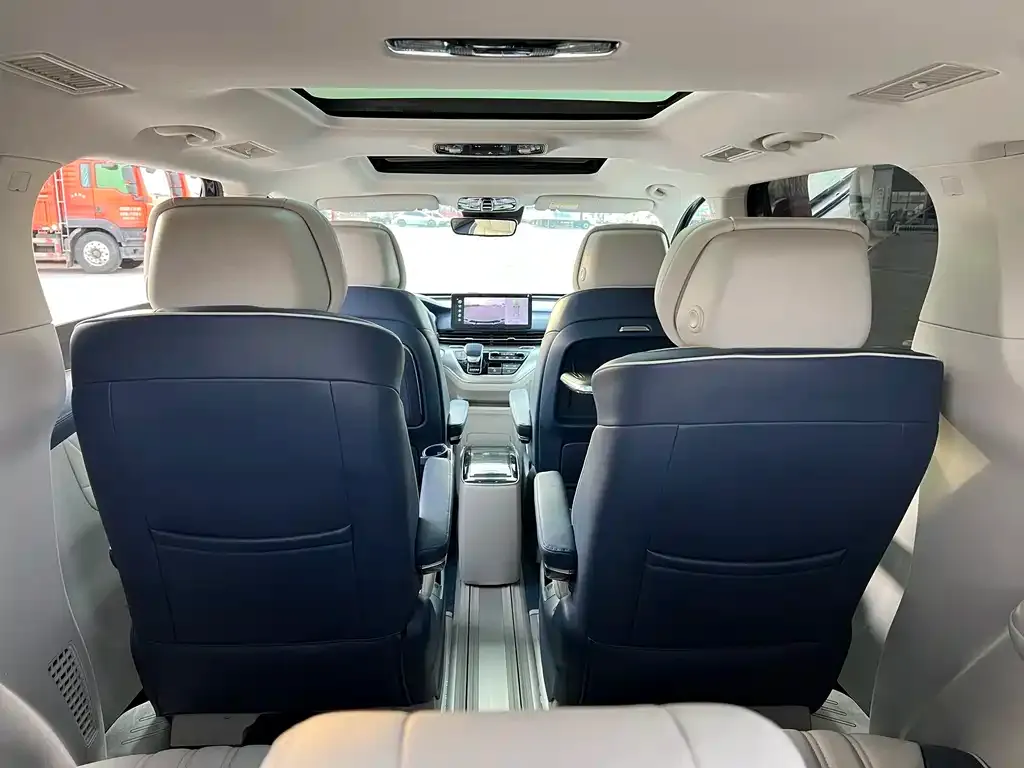 Roewe iMAX8 — фото 2