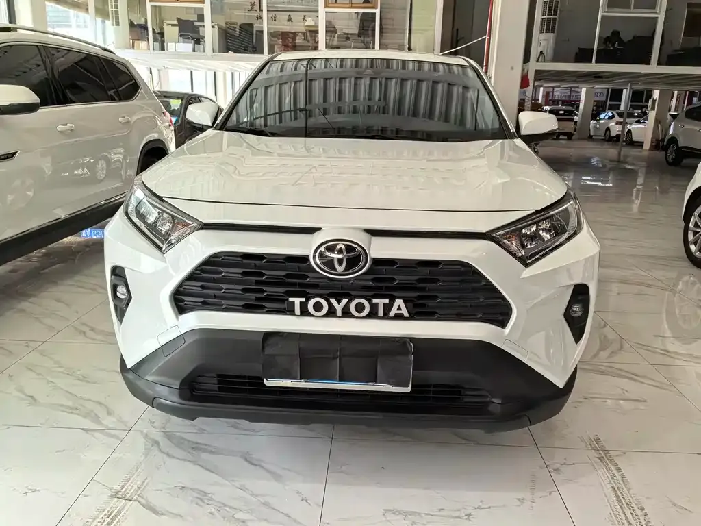 Toyota RAV4 — фото 6