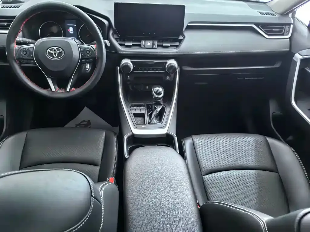 Toyota RAV4 — фото 9
