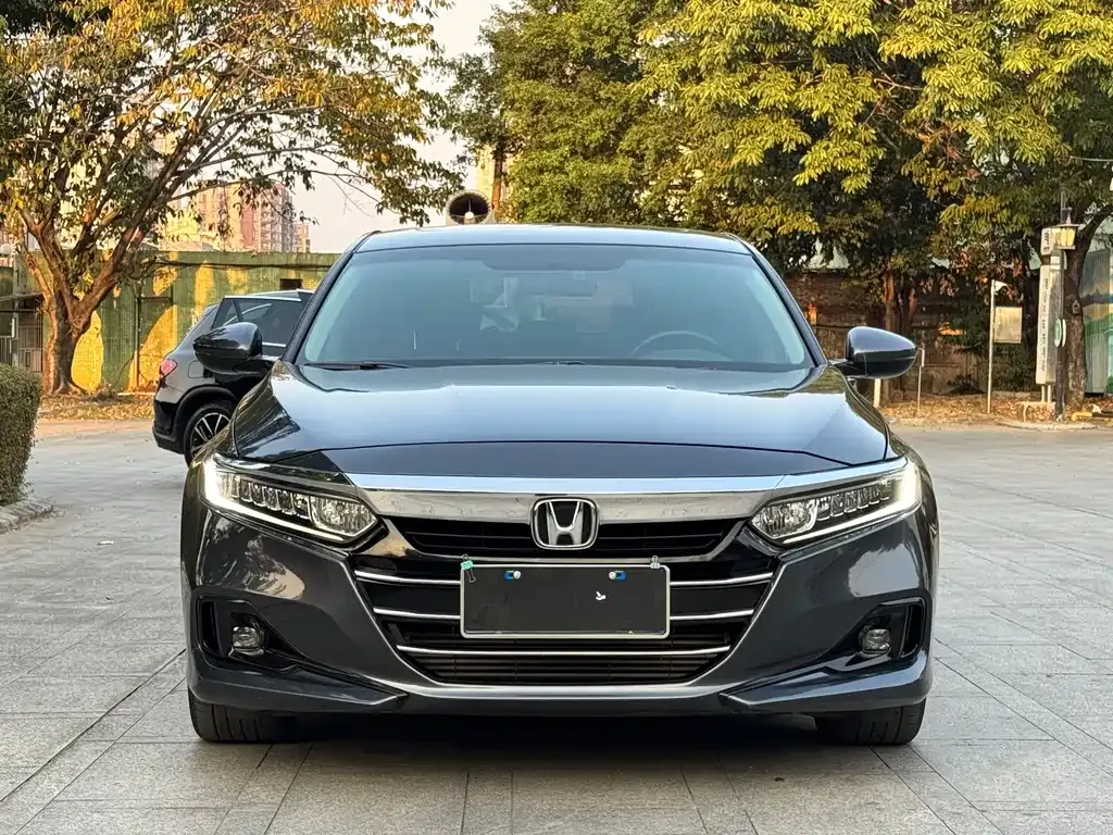 Honda Accord — фото 10