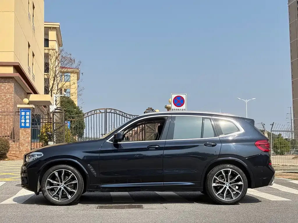 BMW X3 — фото 9