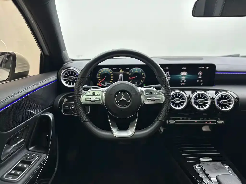 Mercedes-Benz A-Class — фото 7