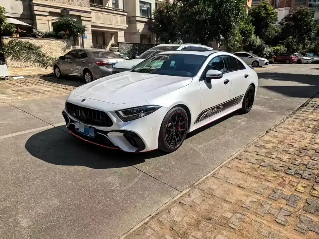 Mercedes-Benz CLS — фото 1