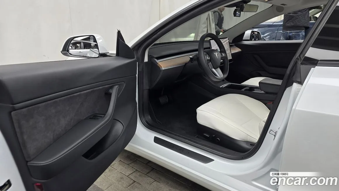 Tesla Model 3 — фото 2