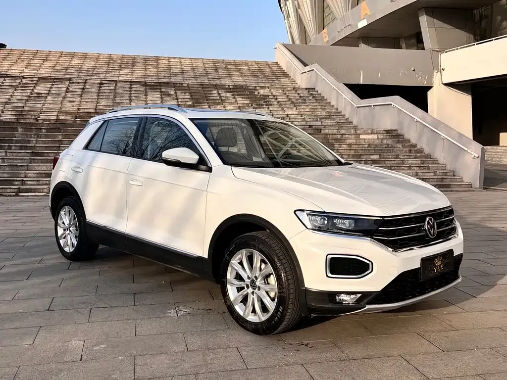 Volkswagen T-Roc — фото 7