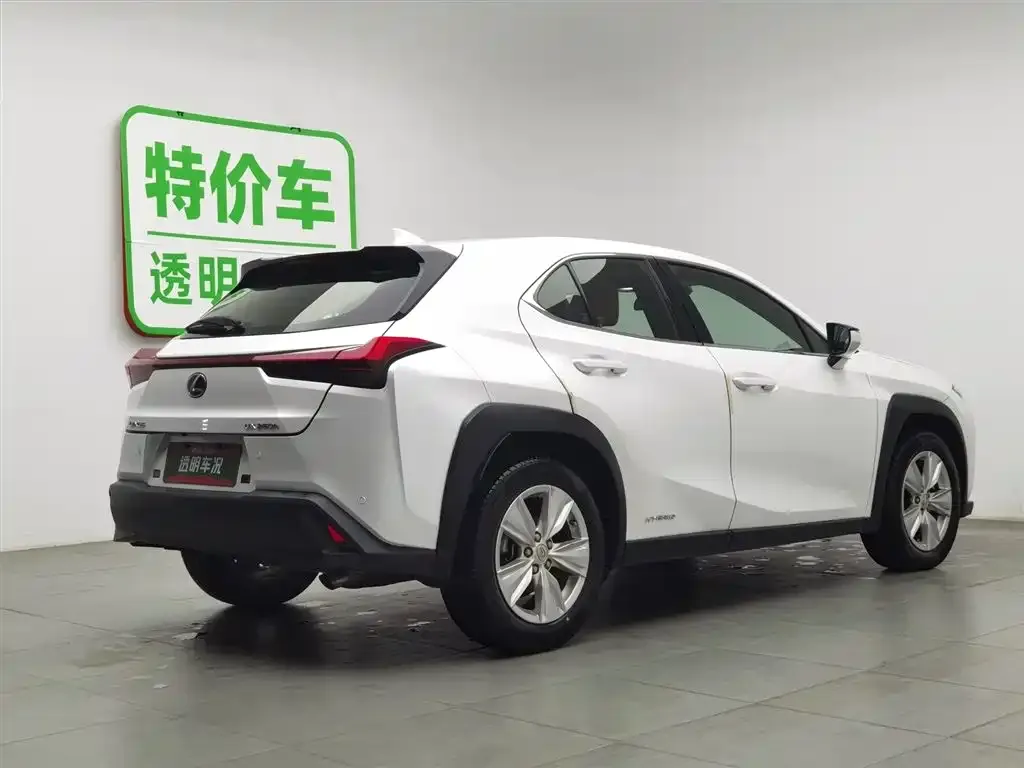 Lexus UX — фото 6