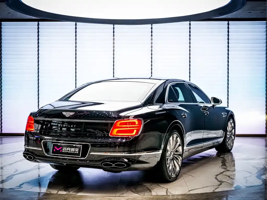 Bentley Flying Spur — фото 5