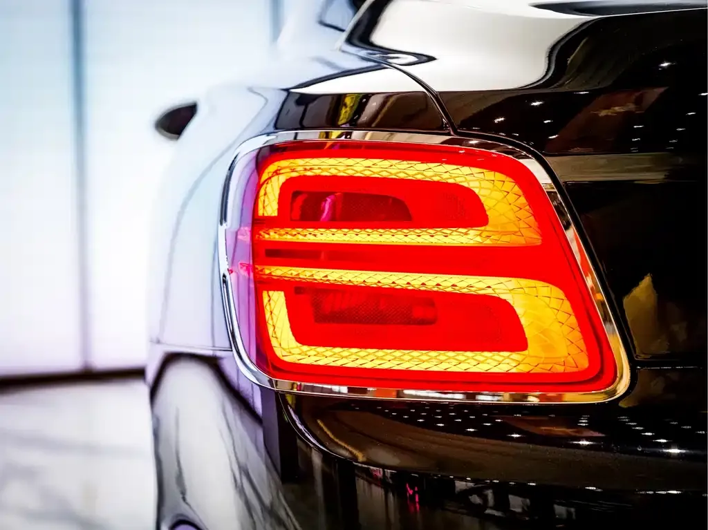 Bentley Flying Spur — фото 4