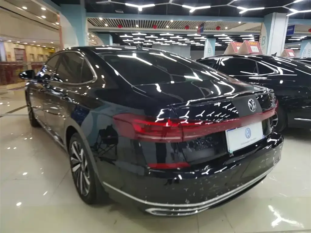 Volkswagen Passat — фото 8