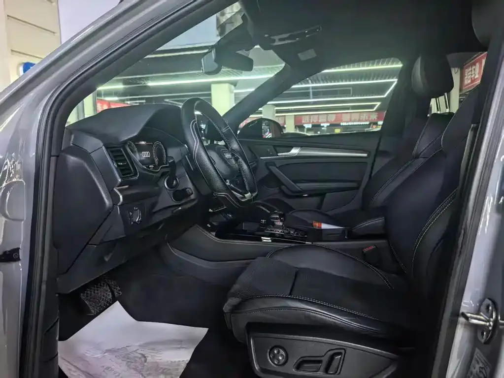 Audi Q5L Sportback — фото 4