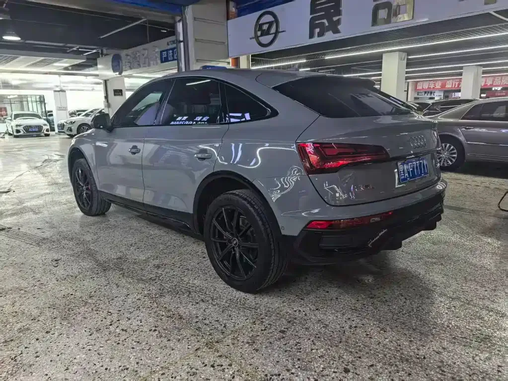 Audi Q5L Sportback — фото 6
