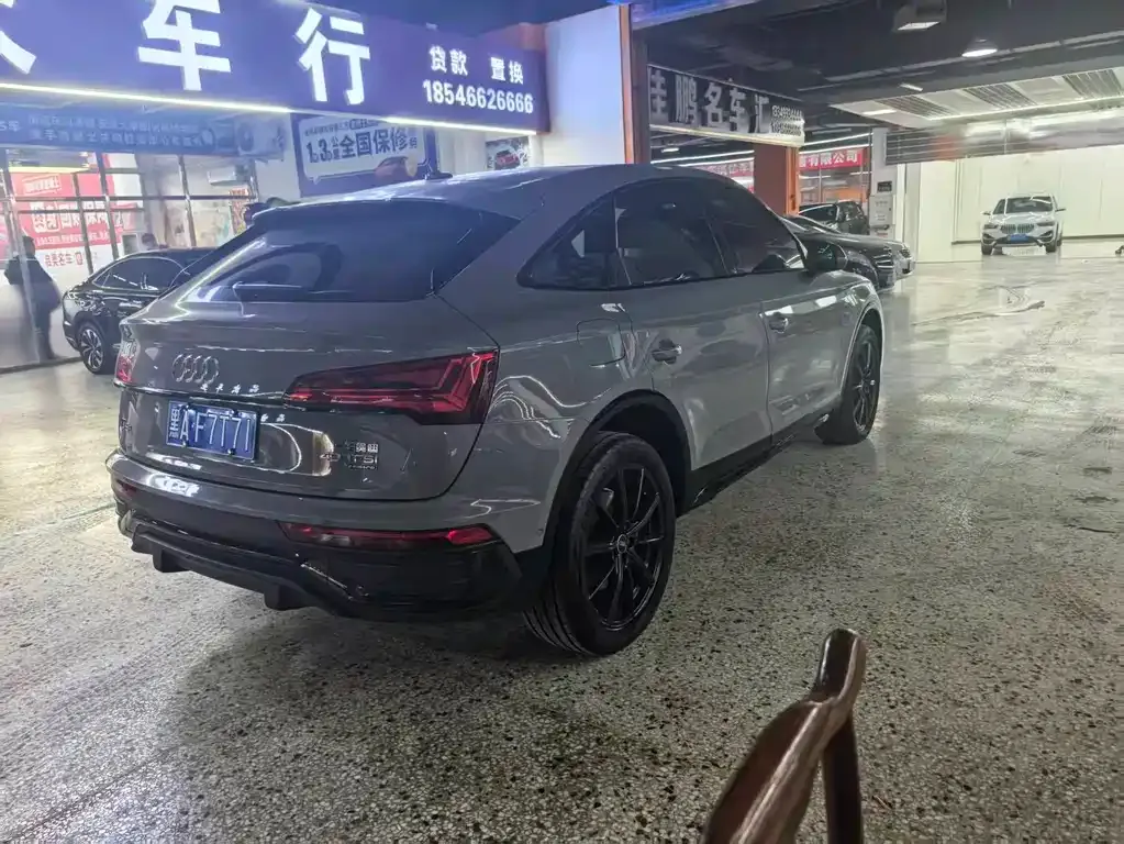 Audi Q5L Sportback — фото 7