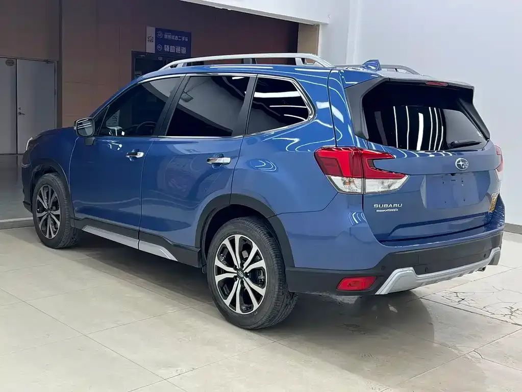 Subaru Forester — фото 8