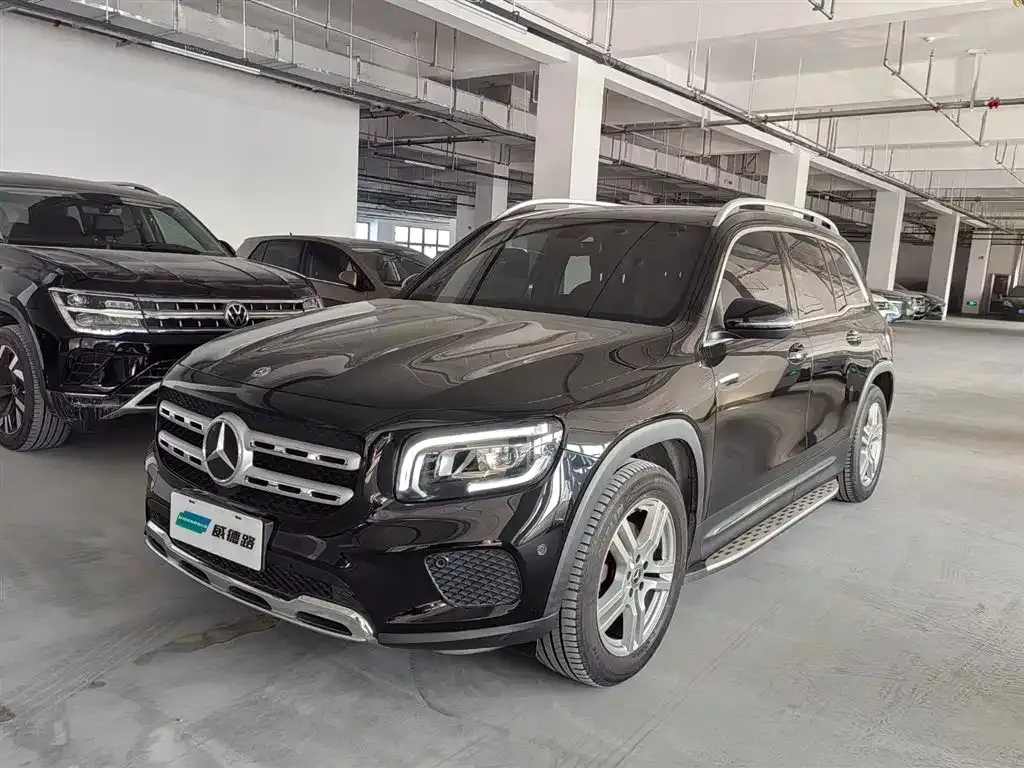 Mercedes-Benz GLB — фото 1