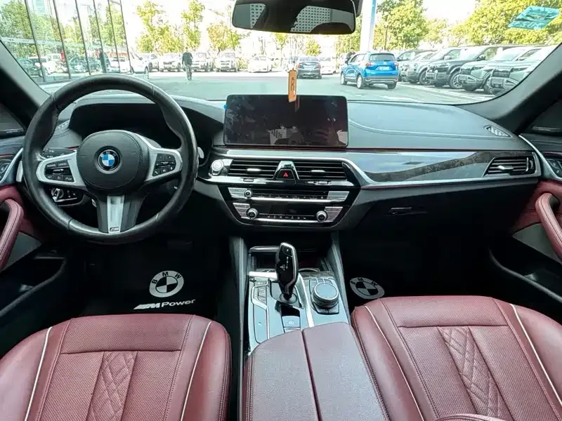 BMW 5 Series — фото 10