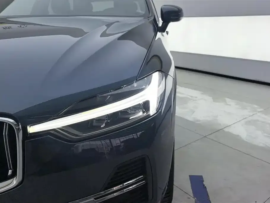 Volvo XC60 — фото 4