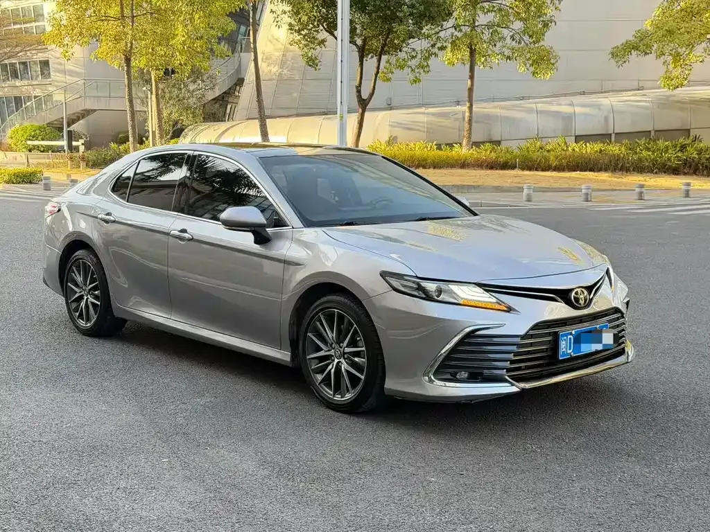 Toyota Camry — фото 8