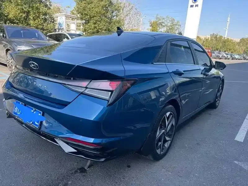 Hyundai Elantra — фото 10