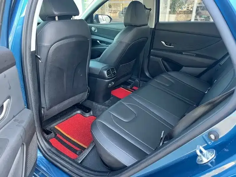 Hyundai Elantra — фото 4