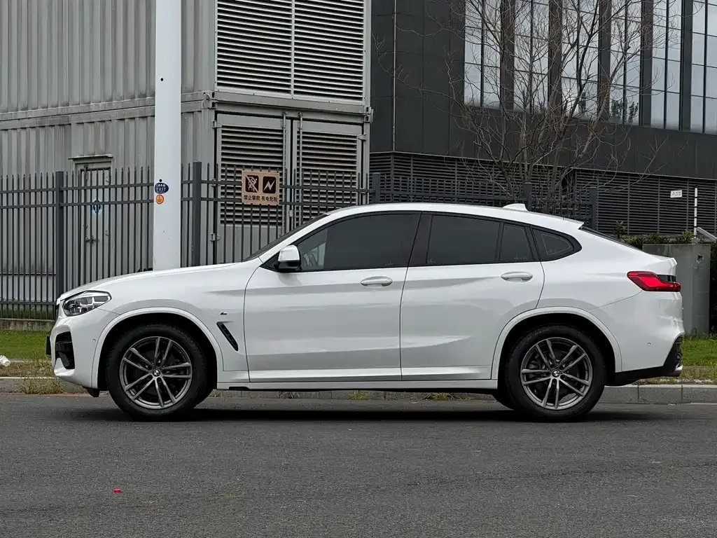 BMW X4 — фото 4