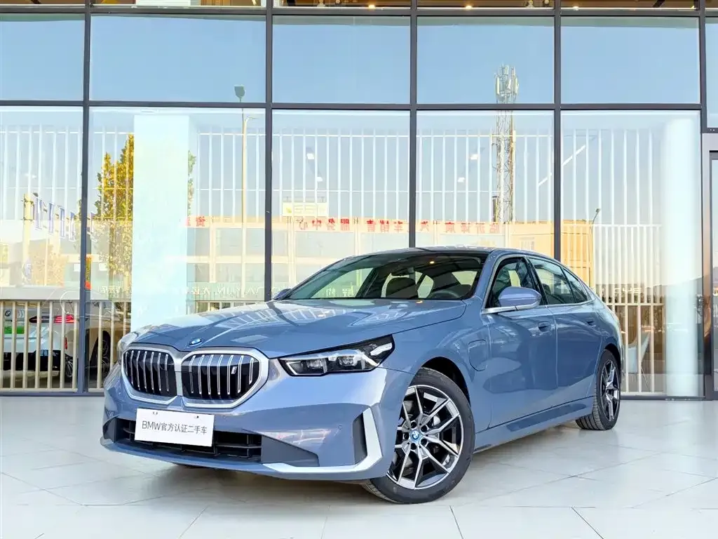 BMW i5 — фото 1