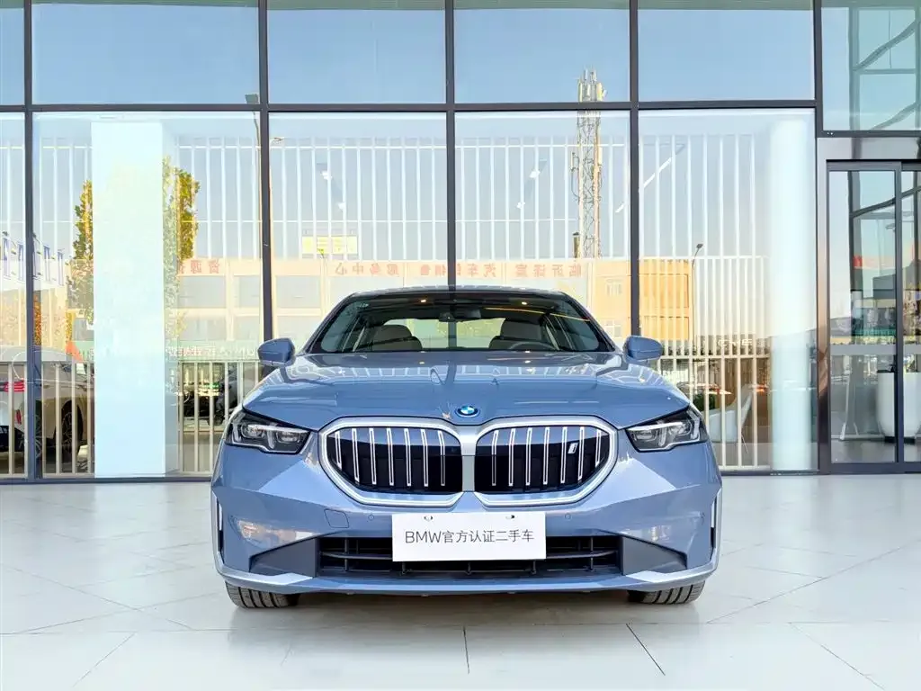 BMW i5 — фото 5