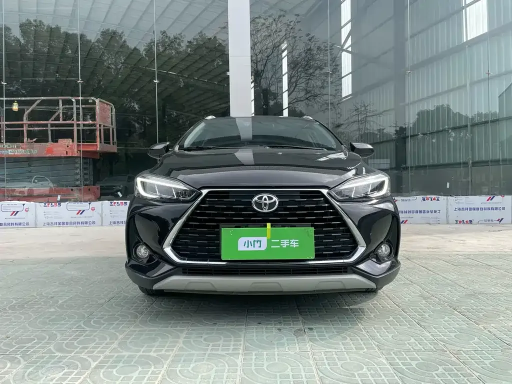 Toyota Yaris L — фото 3