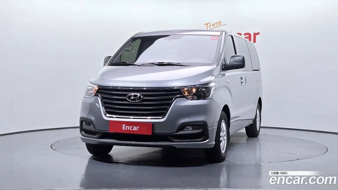 Hyundai Starex — фото 3
