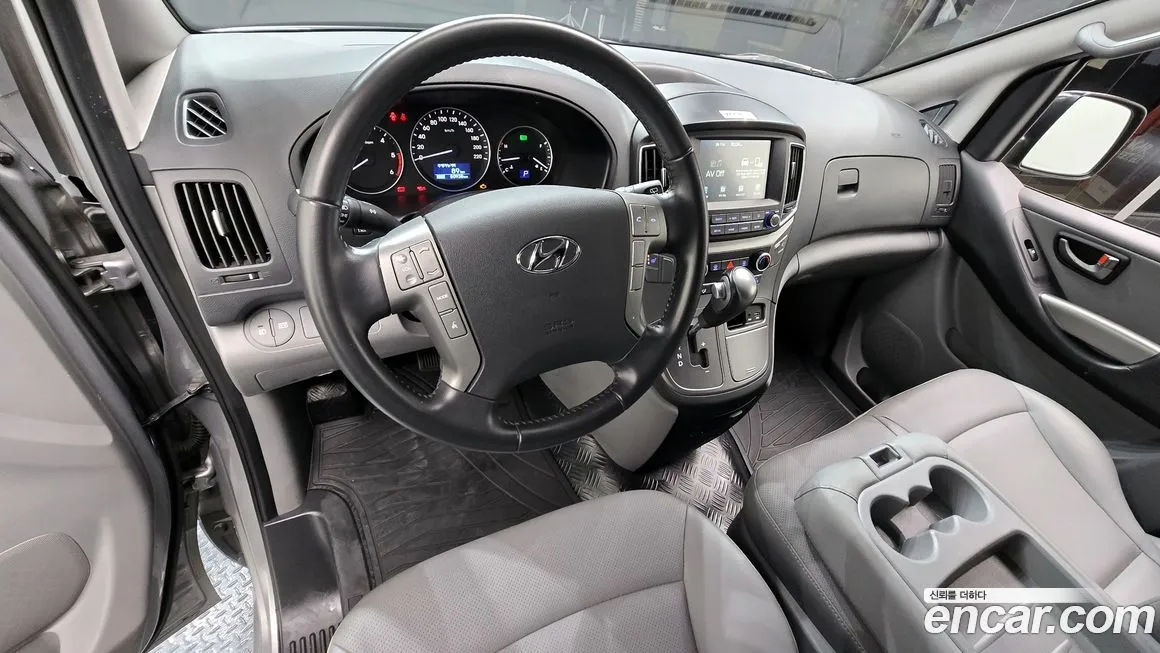 Hyundai Starex — фото 2