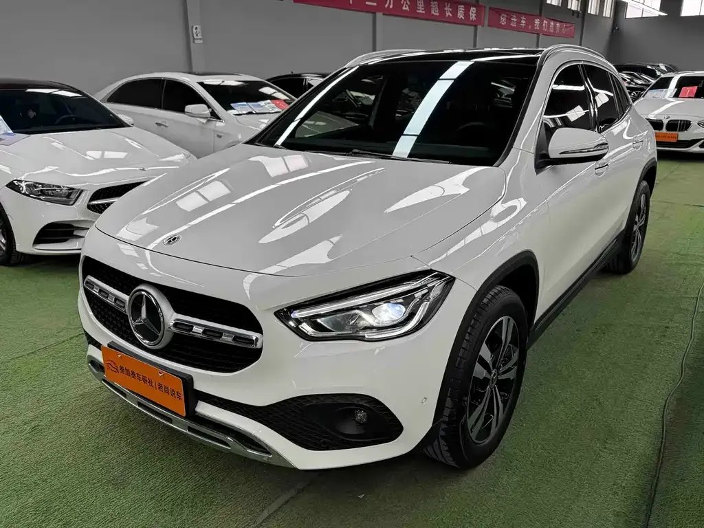 Mercedes-Benz GLA — фото 1
