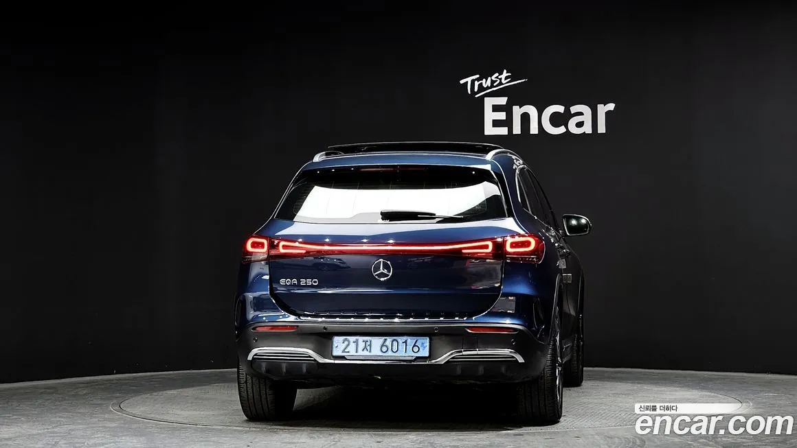Mercedes-Benz EQA — фото 3