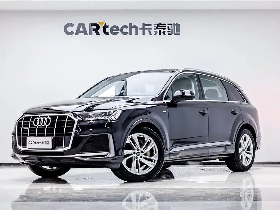 Audi Q7 — фото 1