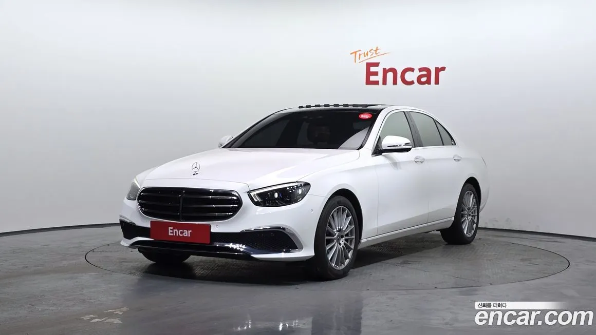 Mercedes-Benz E-Class — фото 1