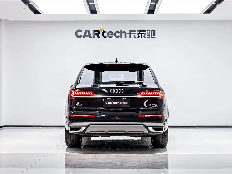 Audi Q7 — фото 7