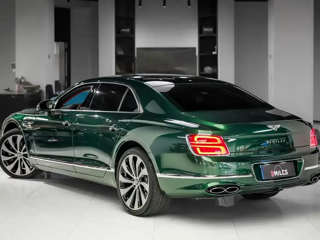 Bentley Flying Spur — фото 3