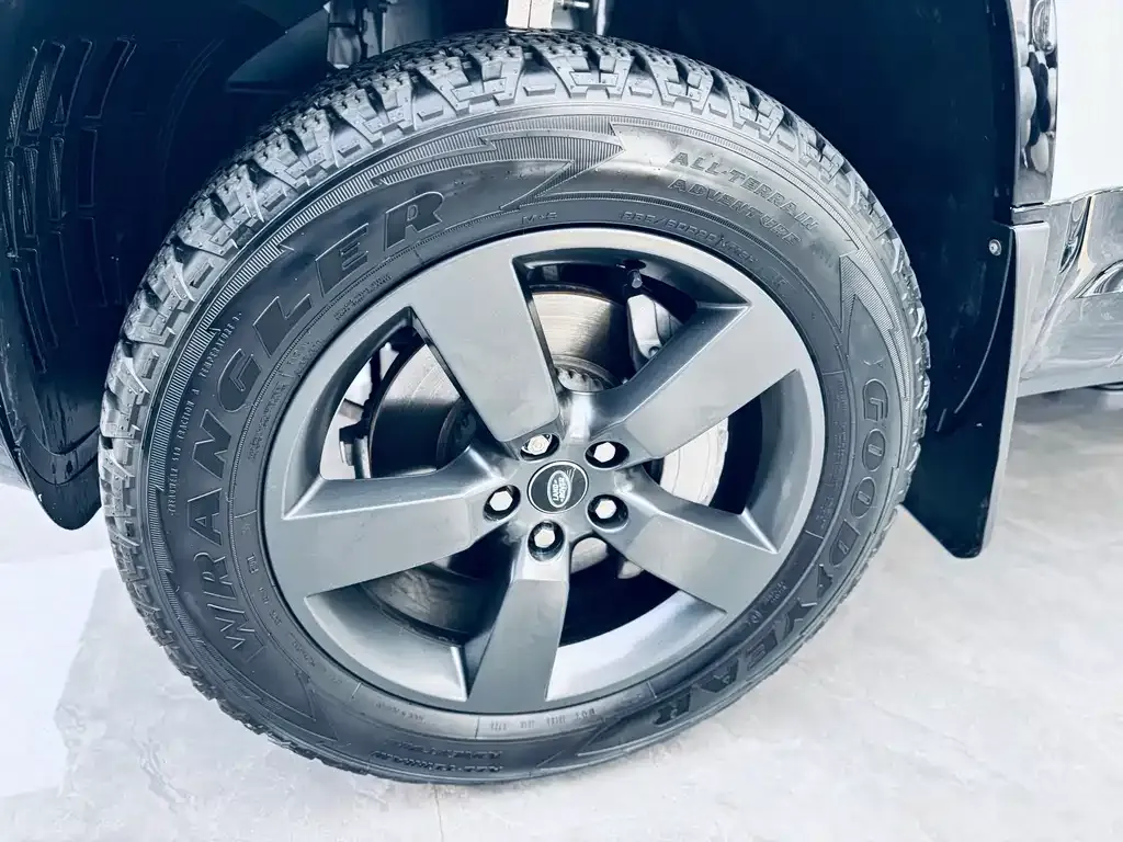 Land Rover Defender — фото 10