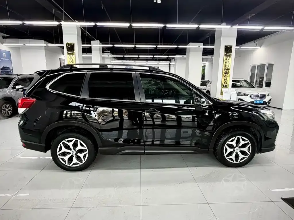 Subaru Forester — фото 6